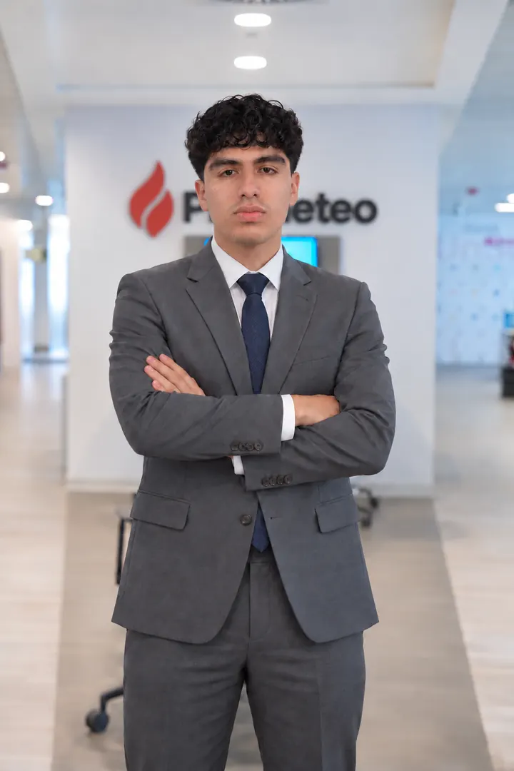 Mauricio Linares